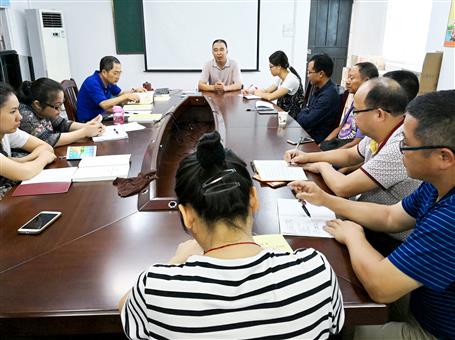 二公司黨支部組織黨員認(rèn)真學(xué)習(xí) 《習(xí)近平新時(shí)代中國特色社會(huì)主義思想三十講》