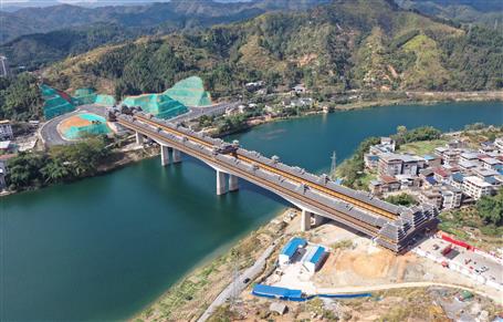 【媒體關注】冶建承建的最美最長侗鄉(xiāng)風雨橋獲人民日報、新華社等主流媒體報道
