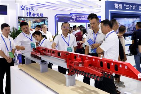 冶建公司組織技術(shù)團(tuán)隊(duì)赴桂林參觀中國-東盟建筑科技展